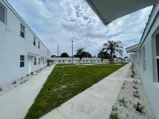 4393 Windsor Avenue # 10, West Palm Beach FL 33407 photo 2