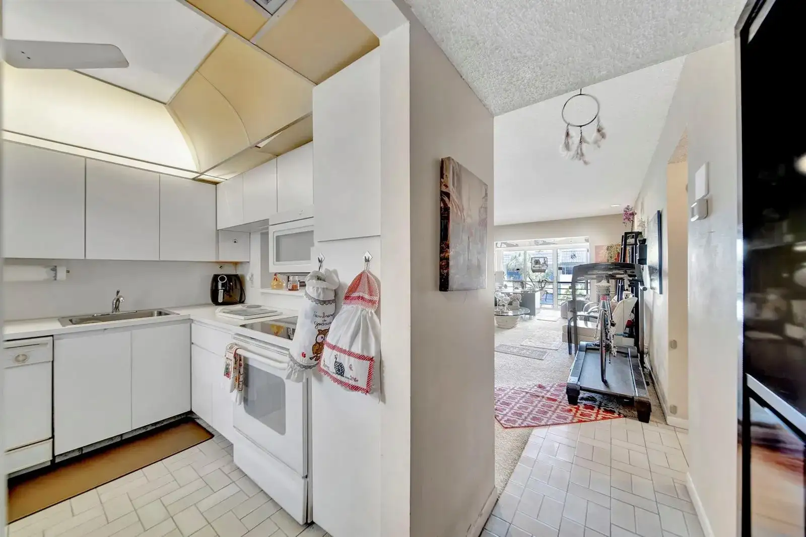 3100 Holiday Springs Boulevard # 305, Margate FL 33063 photo 4