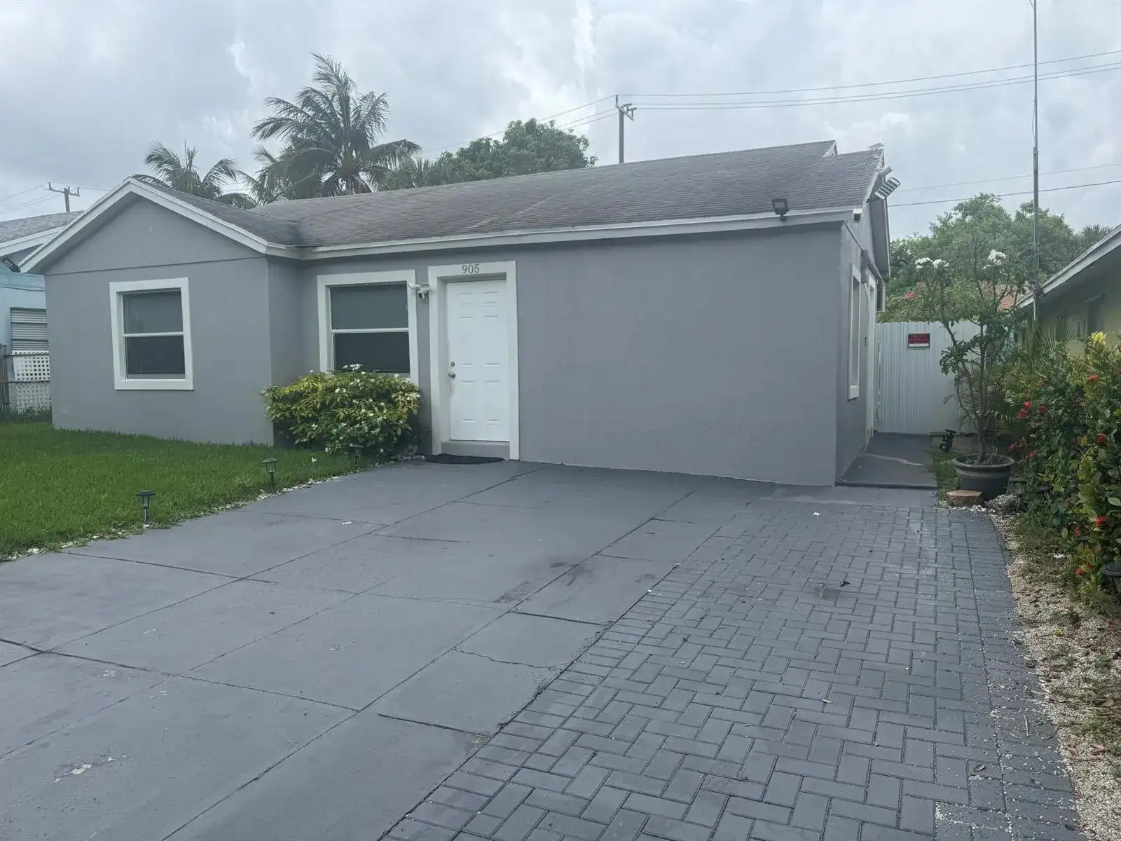 905 S L Street, FL 33460 photo 2