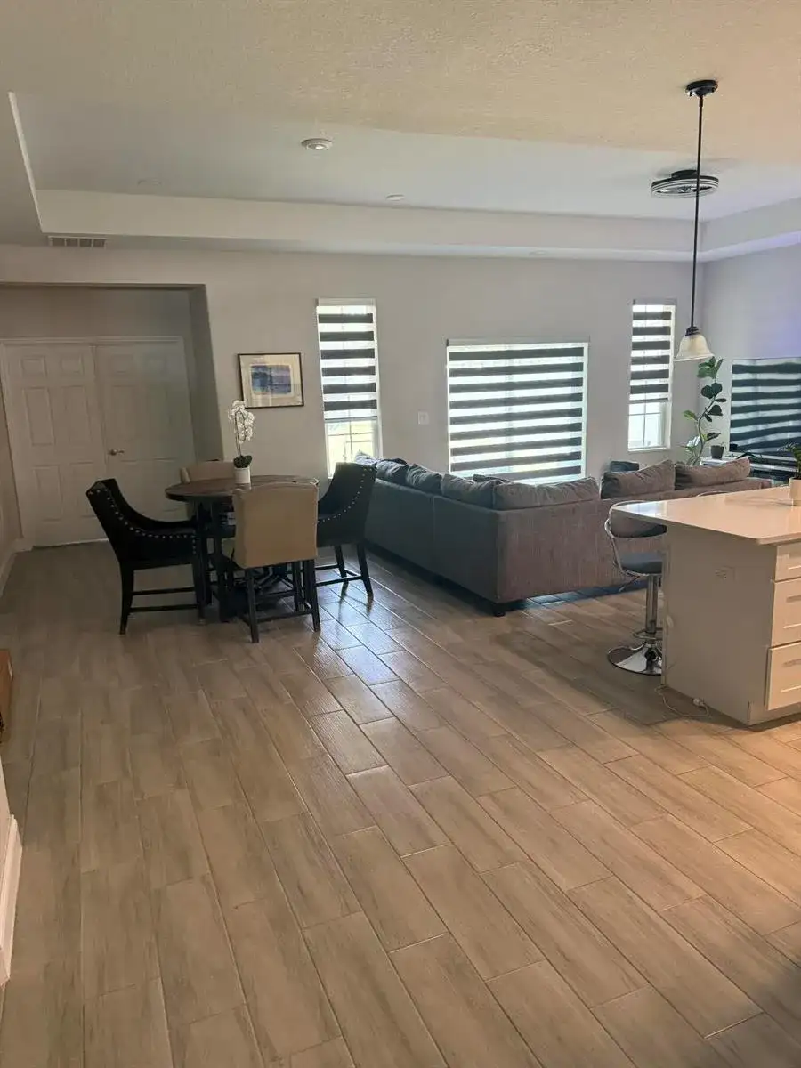 4995 Mercer Street, Orlando FL 32811 photo 2