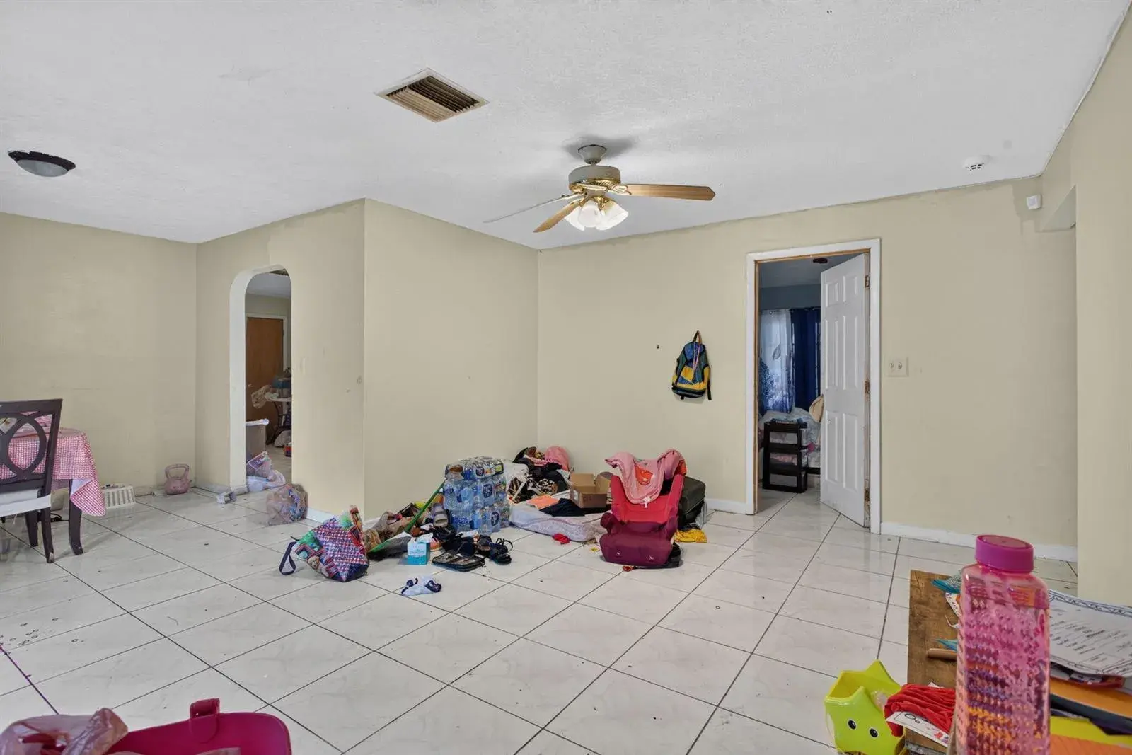 4390 NW 35th Avenue, Lauderdale Lakes FL 33309
