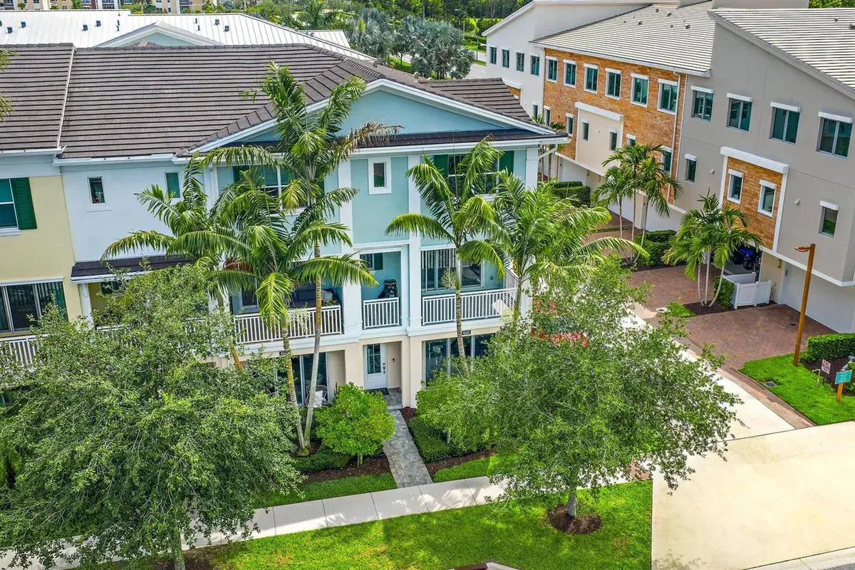 4145 Faraday Way, Palm Beach Gardens FL 33418