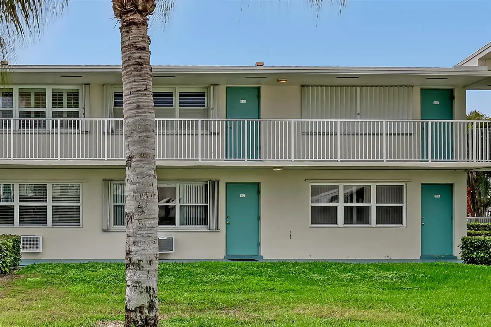 680 Horizon W # 110, Boynton Beach FL 33435 photo 4