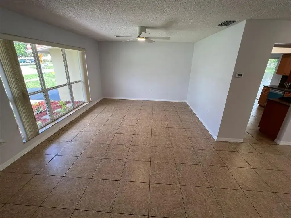 2650 NW 94th Way, Sunrise FL 33322 photo 4
