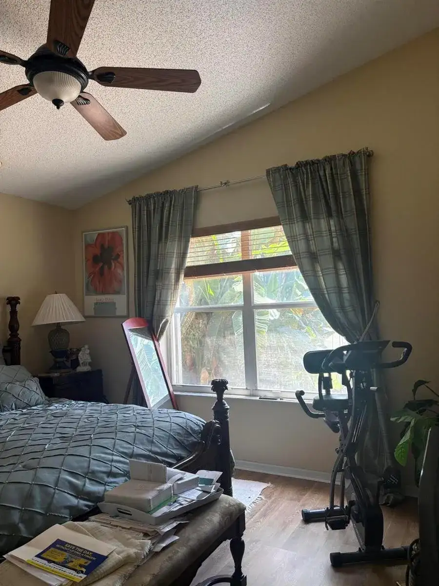 9815 Lemonwood Drive, Boynton Beach FL 33437 photo 2