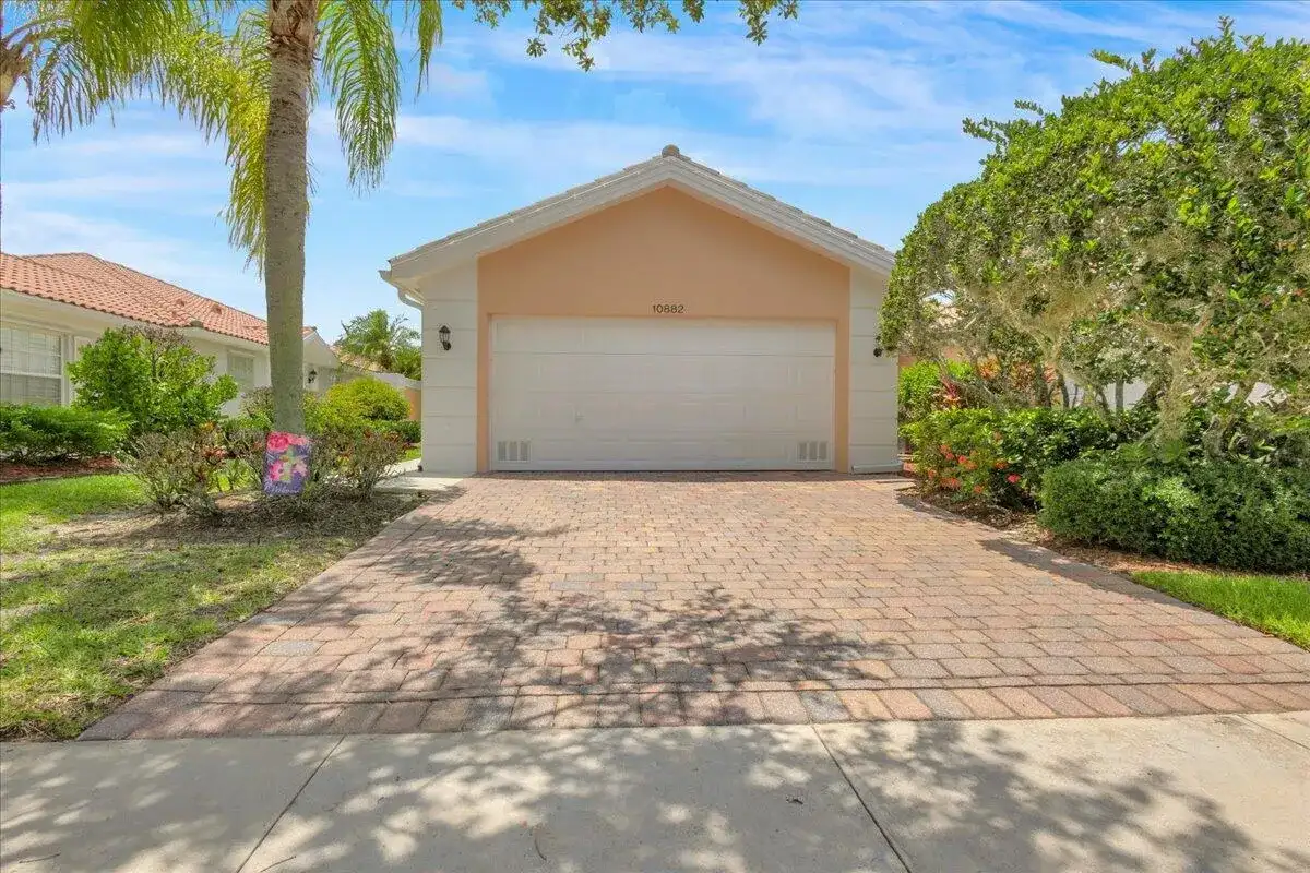 10882 SW Dardanelle Drive, Port St. Lucie FL 34987 photo 2