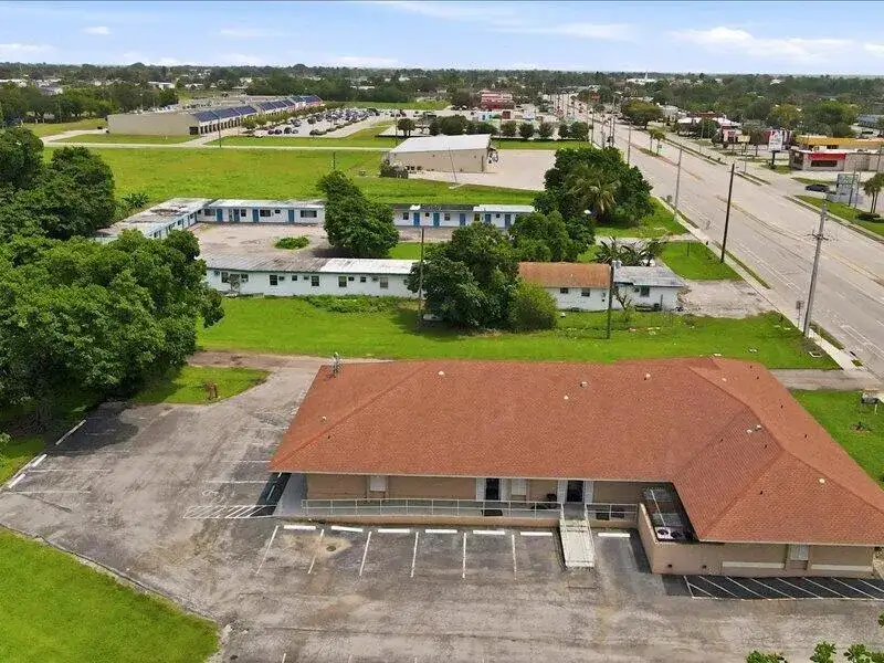 1100 S Main Street, Belle Glade FL 33430 photo 4