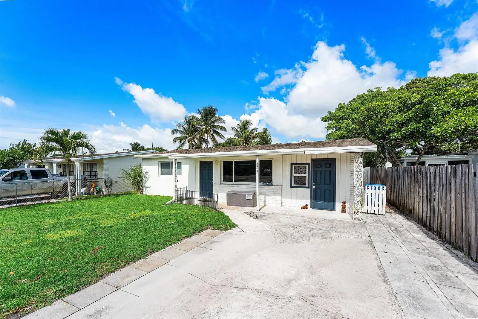 707 S Broadway, Lantana FL 33462 photo 2