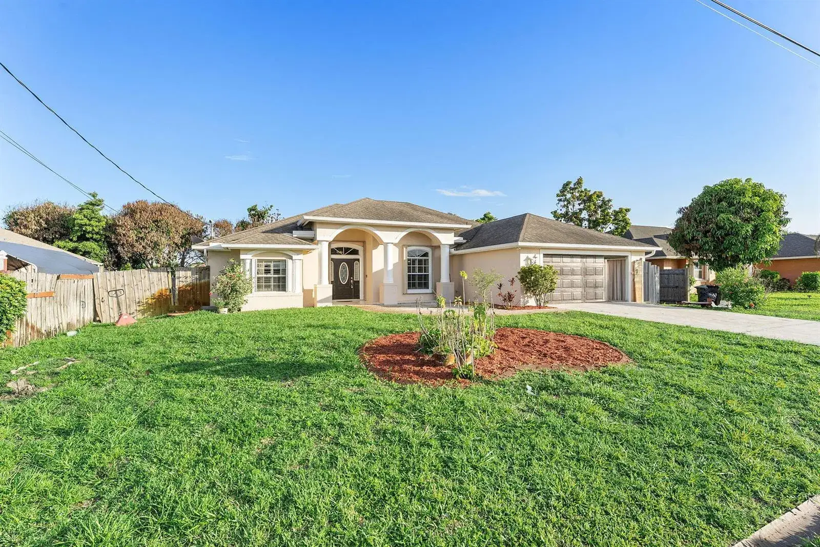 534 SW Halifax Avenue, Port St. Lucie FL 34953