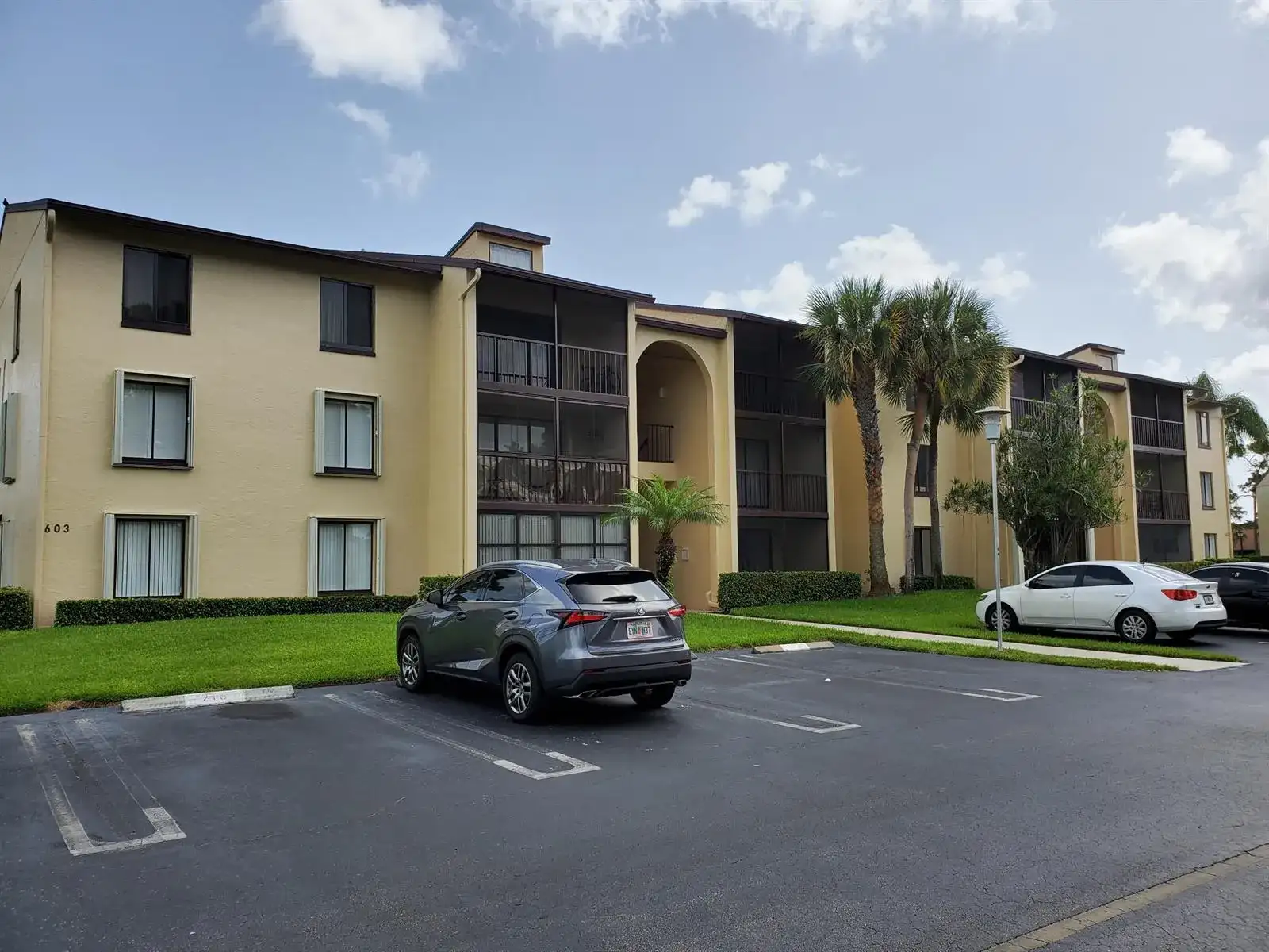 603 Sea Pine Way # B2, FL 33415 photo 2