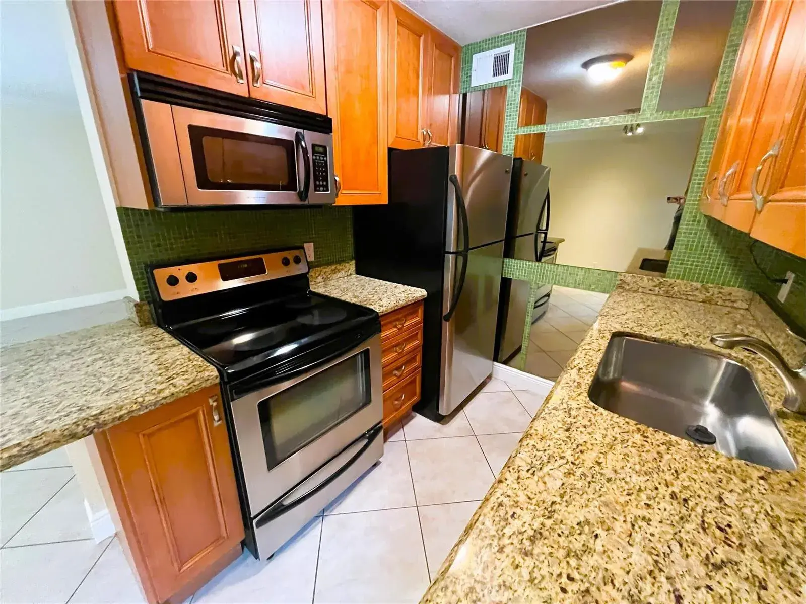 1460 NE 18th Street # 104, Fort Lauderdale FL 33305