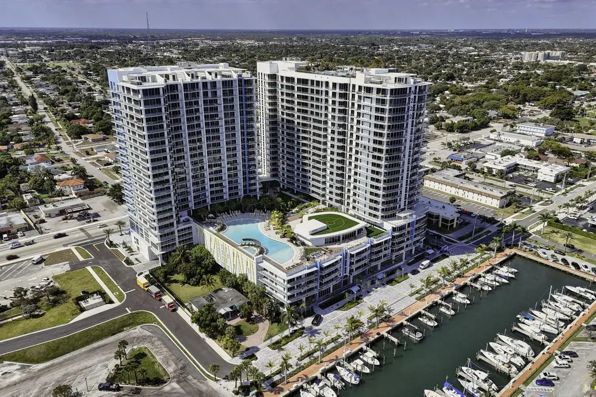 220 Lake Shore Drive # 613, Lake Park FL 33403