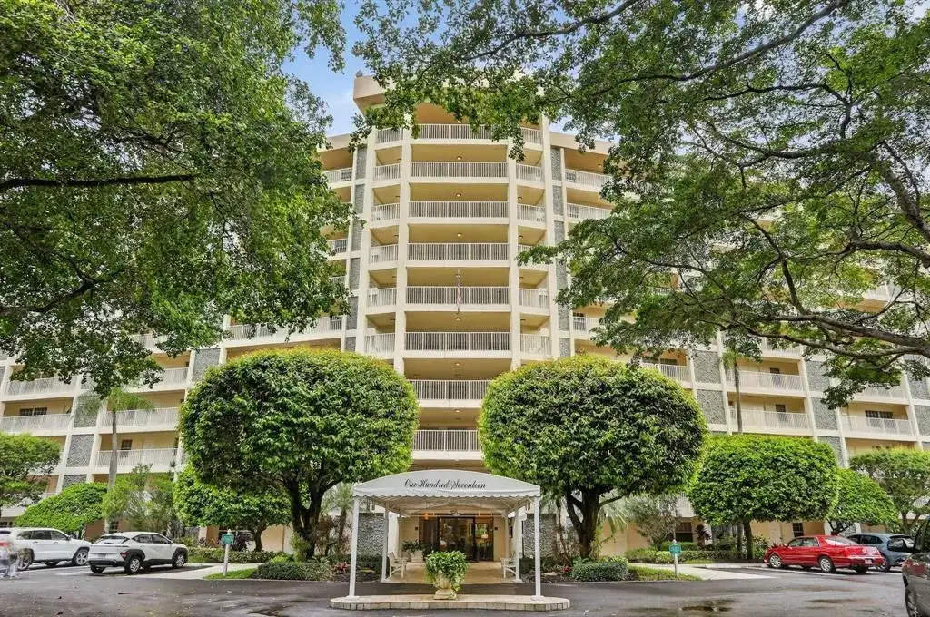 3520 Oaks Way # 110, Pompano Beach FL 33069