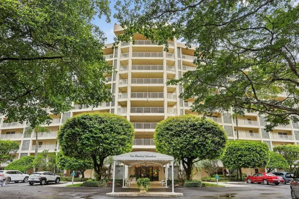 3520 Oaks Way # 110, Pompano Beach FL 33069