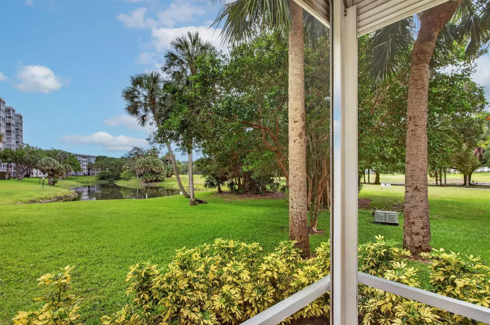3520 Oaks Way # 110, Pompano Beach FL 33069 photo 5