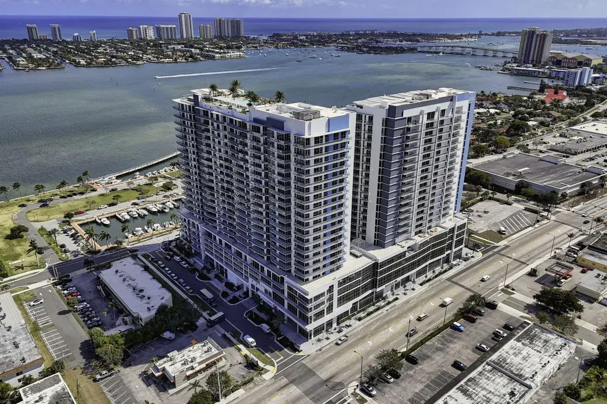 220 Lake Shore Drive # 617, Lake Park FL 33403