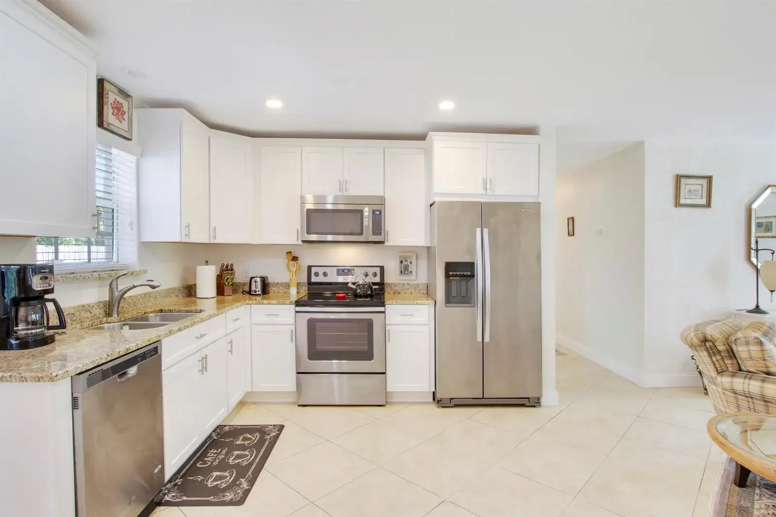 19185 SE Homewood Avenue, Jupiter FL 33469 photo 2