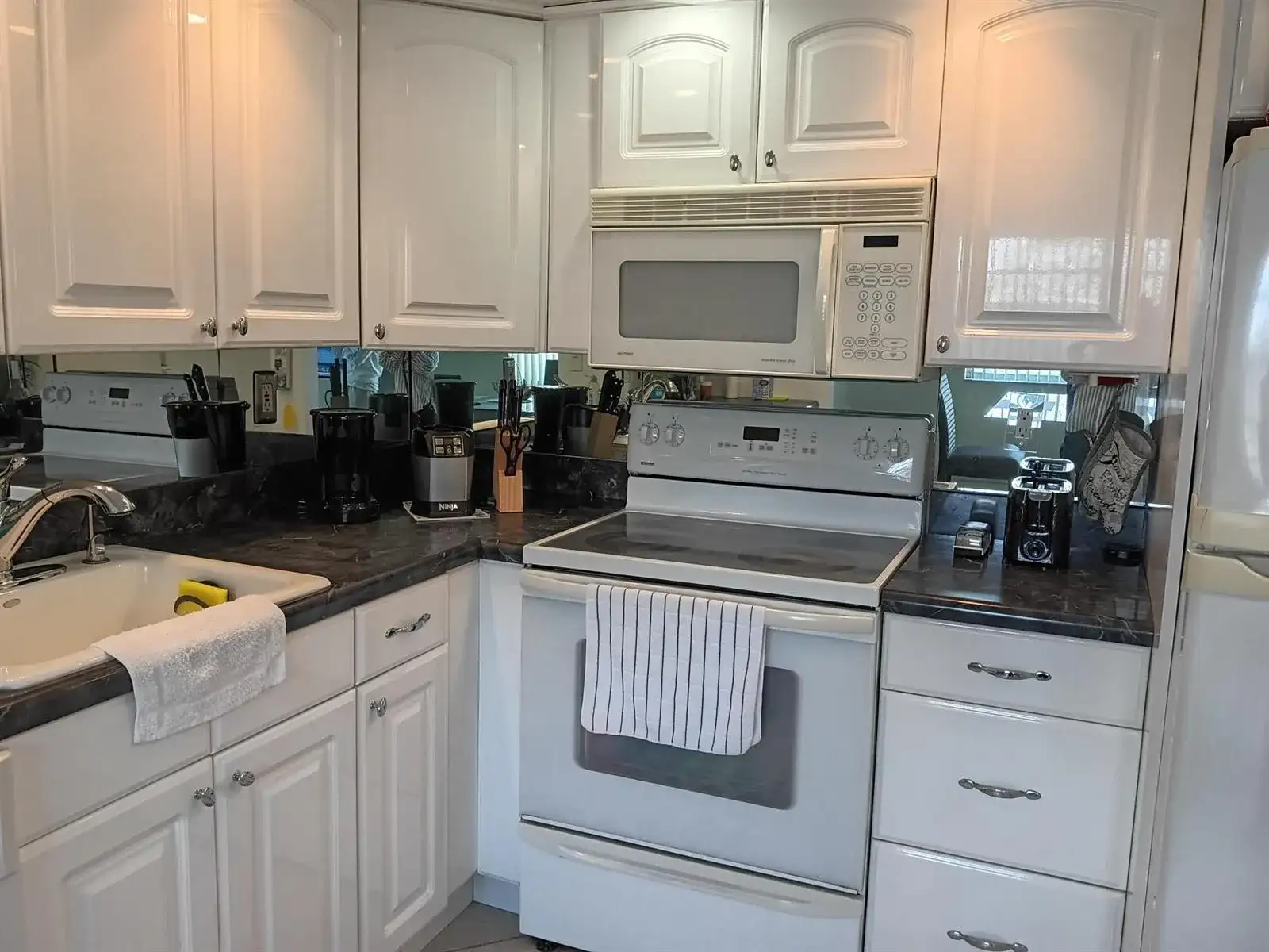 697 Flanders Drive, Delray Beach FL 33484 photo 4