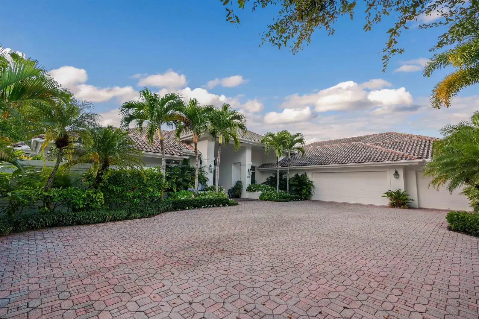 351 Eagle Drive, Jupiter FL 33477 photo 2