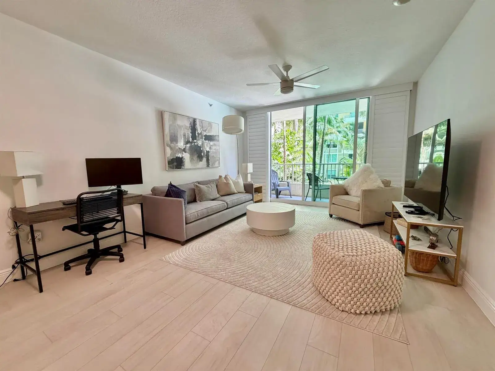 625 Casa Loma Boulevard # 207, Boynton Beach FL 33435