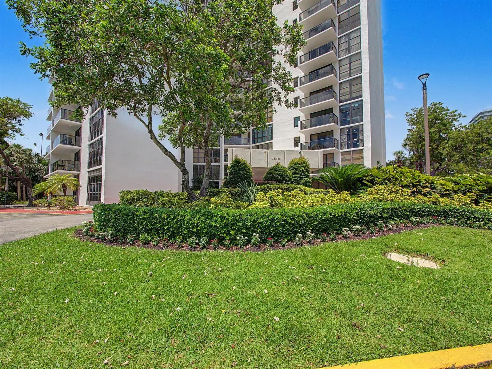 18181 NE 31st Court # 1807, Aventura FL 33160