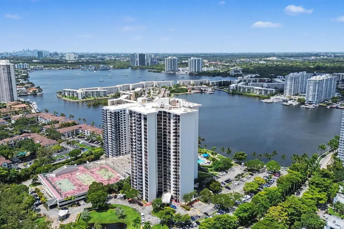 18181 NE 31st Court # 1807, Aventura FL 33160