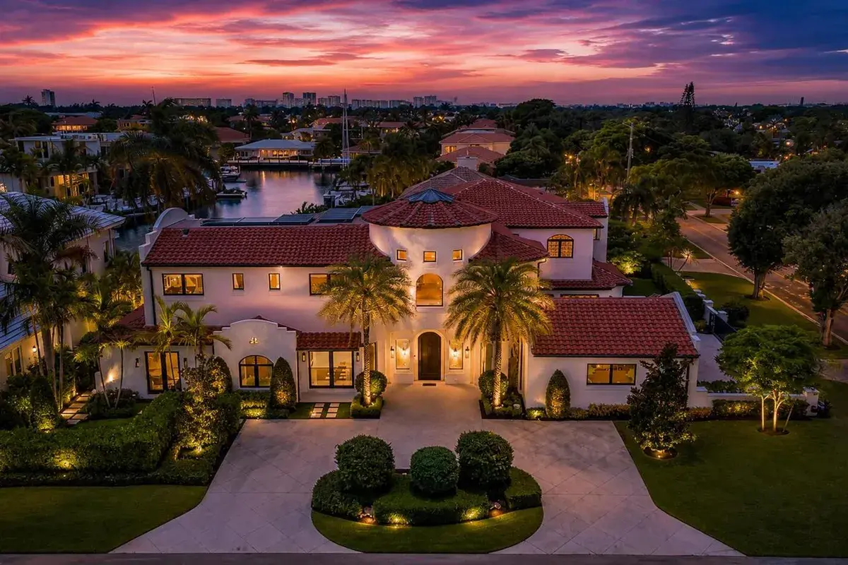 2300 NE 34th Court, Lighthouse Point FL 33064