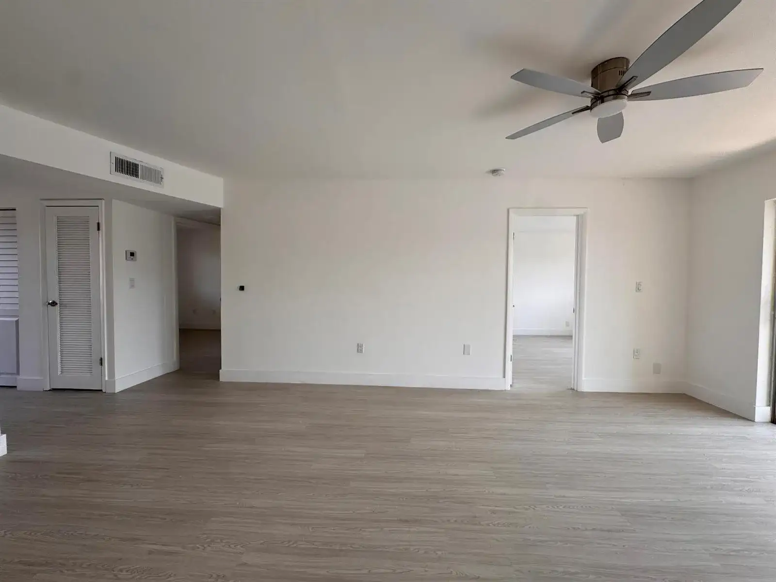 2831 E Sunrise Lakes Drive E # 311, Sunrise FL 33322 photo 5