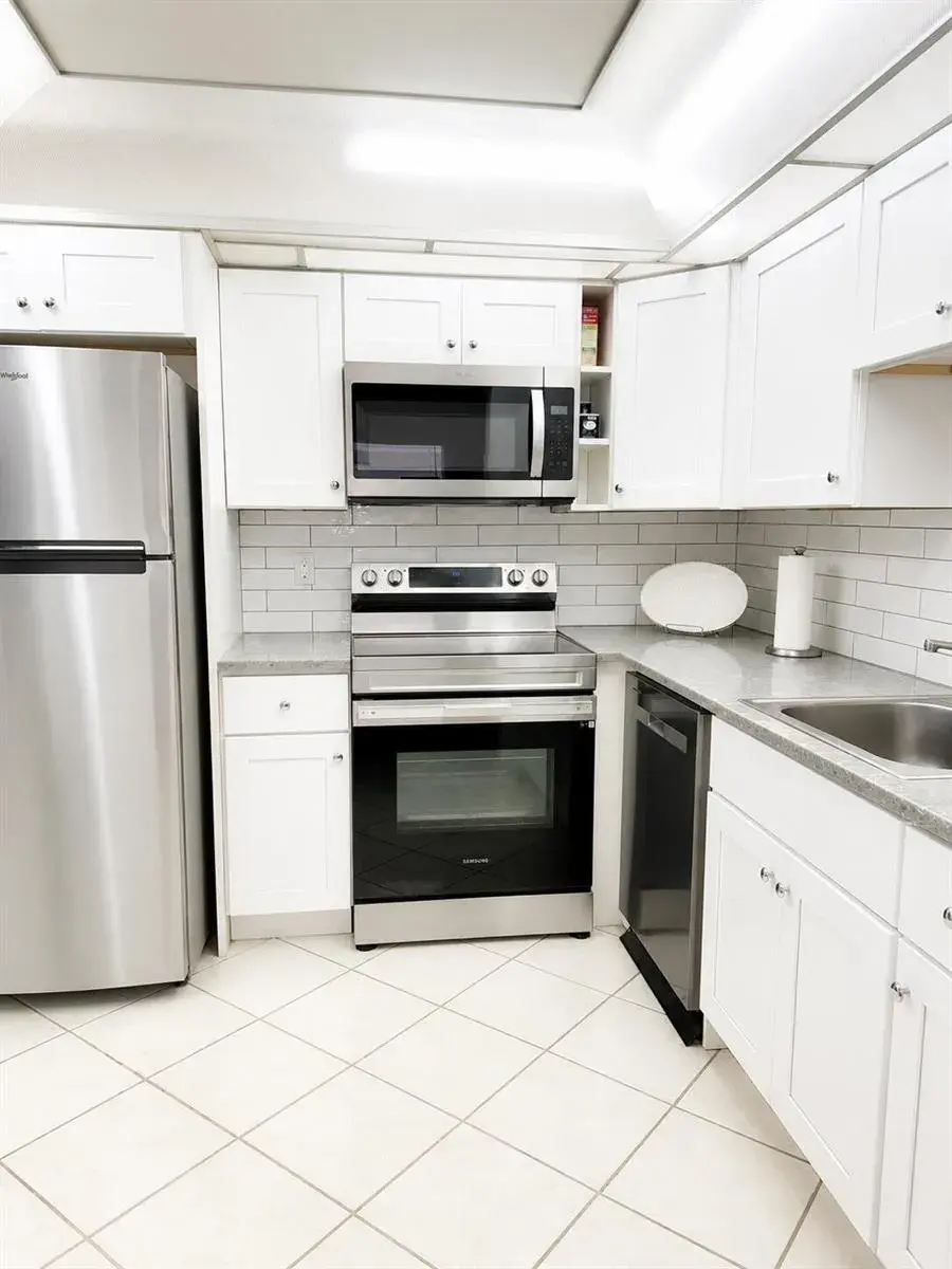 6 Brittany A # 6a, Delray Beach FL 33446