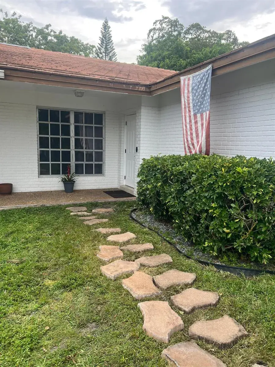 8586 NW 23rd Manor, Coral Springs FL 33065