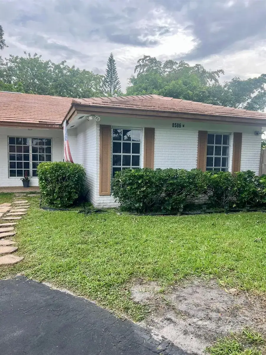 8586 NW 23rd Manor, Coral Springs FL 33065 photo 3