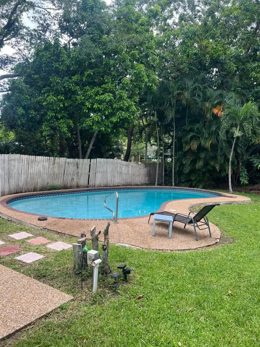 8586 NW 23rd Manor, Coral Springs FL 33065 photo 4