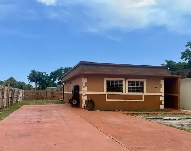 3930 NW 207 St Road, Miami Gardens FL 33055 photo 2