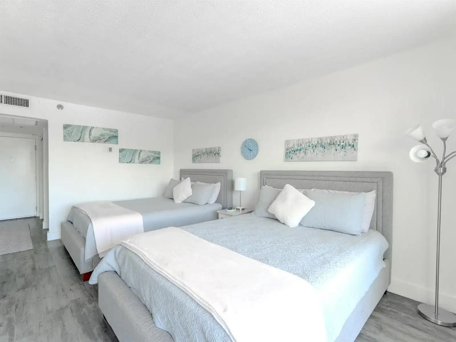19201 Collins Avenue # 1038, Sunny Isles Beach FL 33160 photo 2