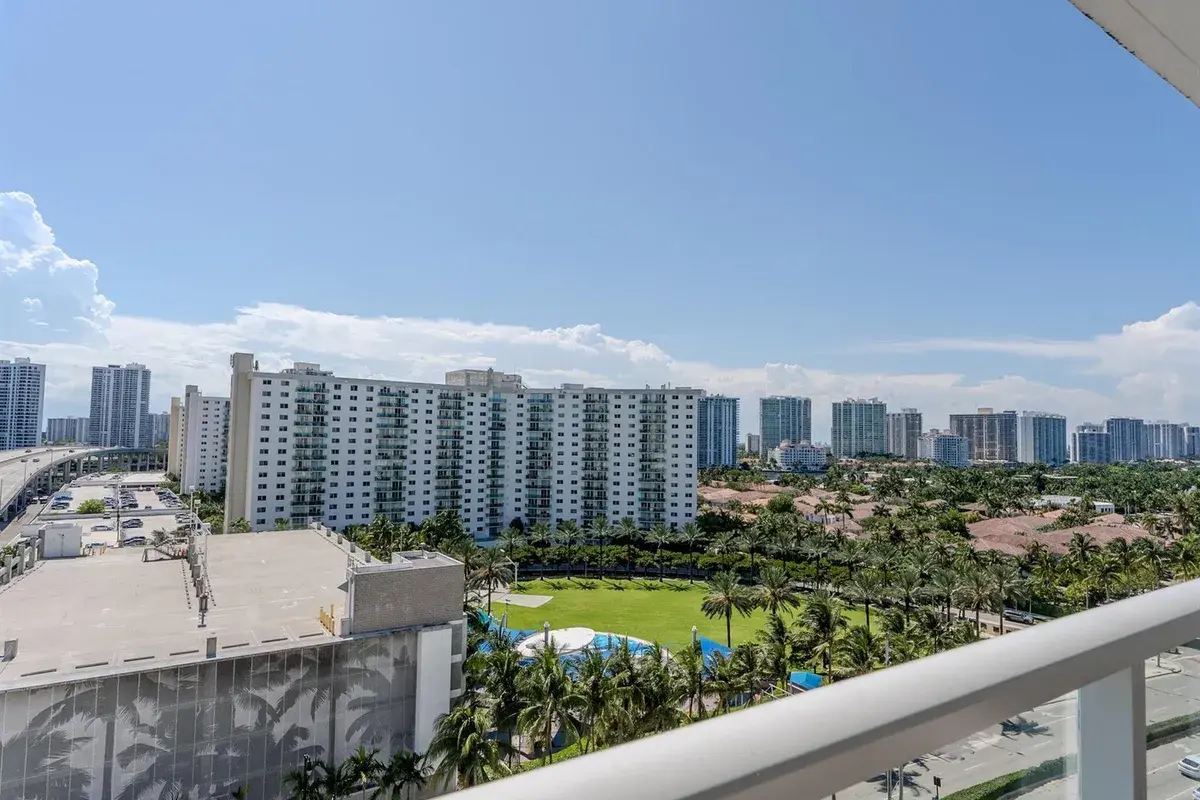 19201 Collins Avenue # 1038, Sunny Isles Beach FL 33160