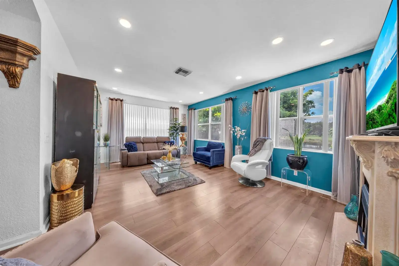 726 Gazetta Way, West Palm Beach FL 33413 photo 4