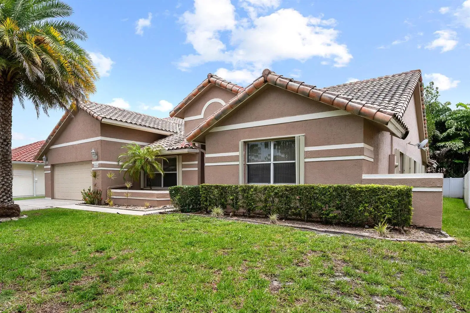 16146 NW 14th Court, Pembroke Pines FL 33028 photo 3