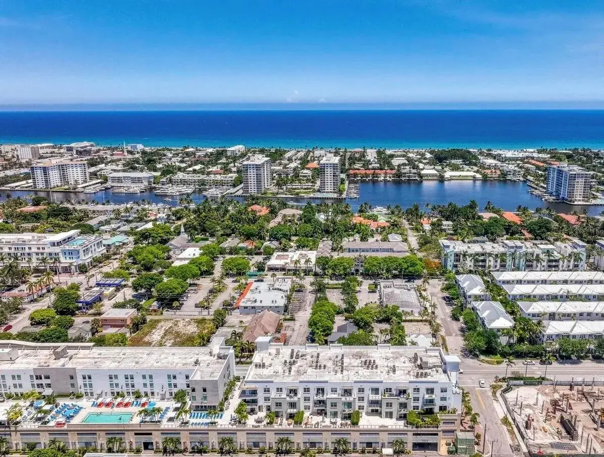 236 SE 5th Avenue # 205, Delray Beach FL 33483