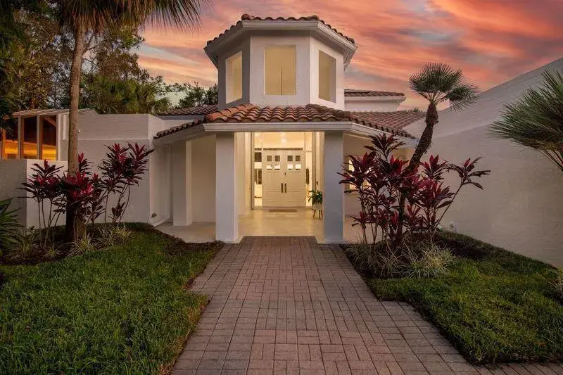 1084 Seagull Park Road S, West Palm Beach FL 33411