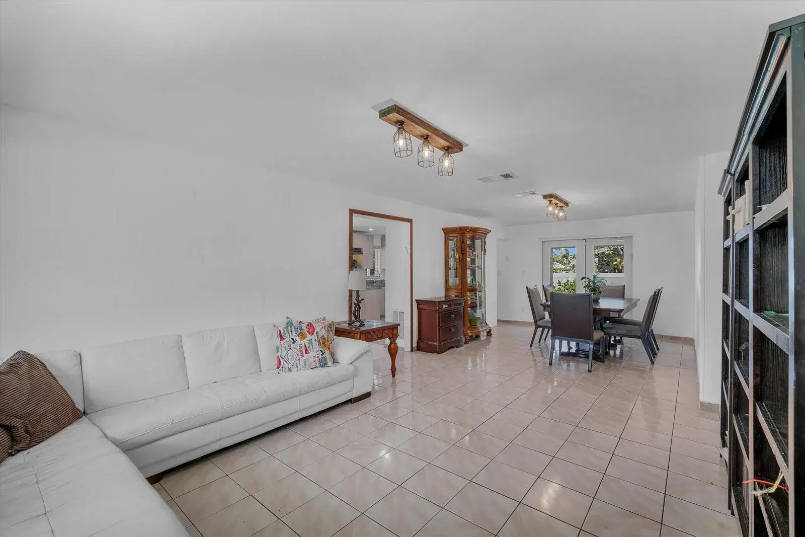 7321 Cody Street, Hollywood FL 33024