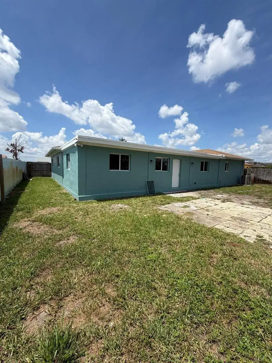 1405 6th Street, West Palm Beach FL 33401 photo 3