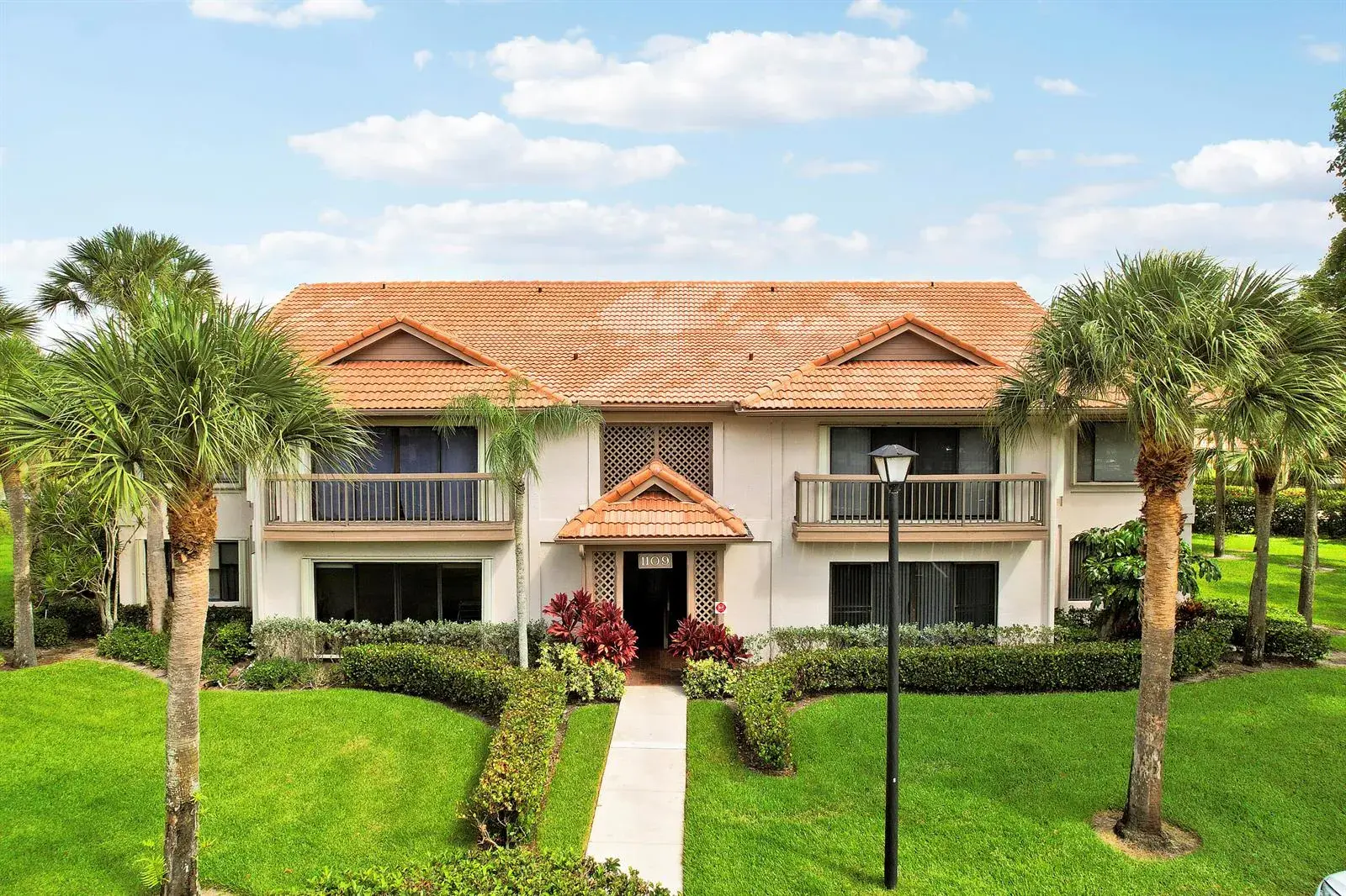 1109 Duncan Circle # 203, Palm Beach Gardens FL 33418