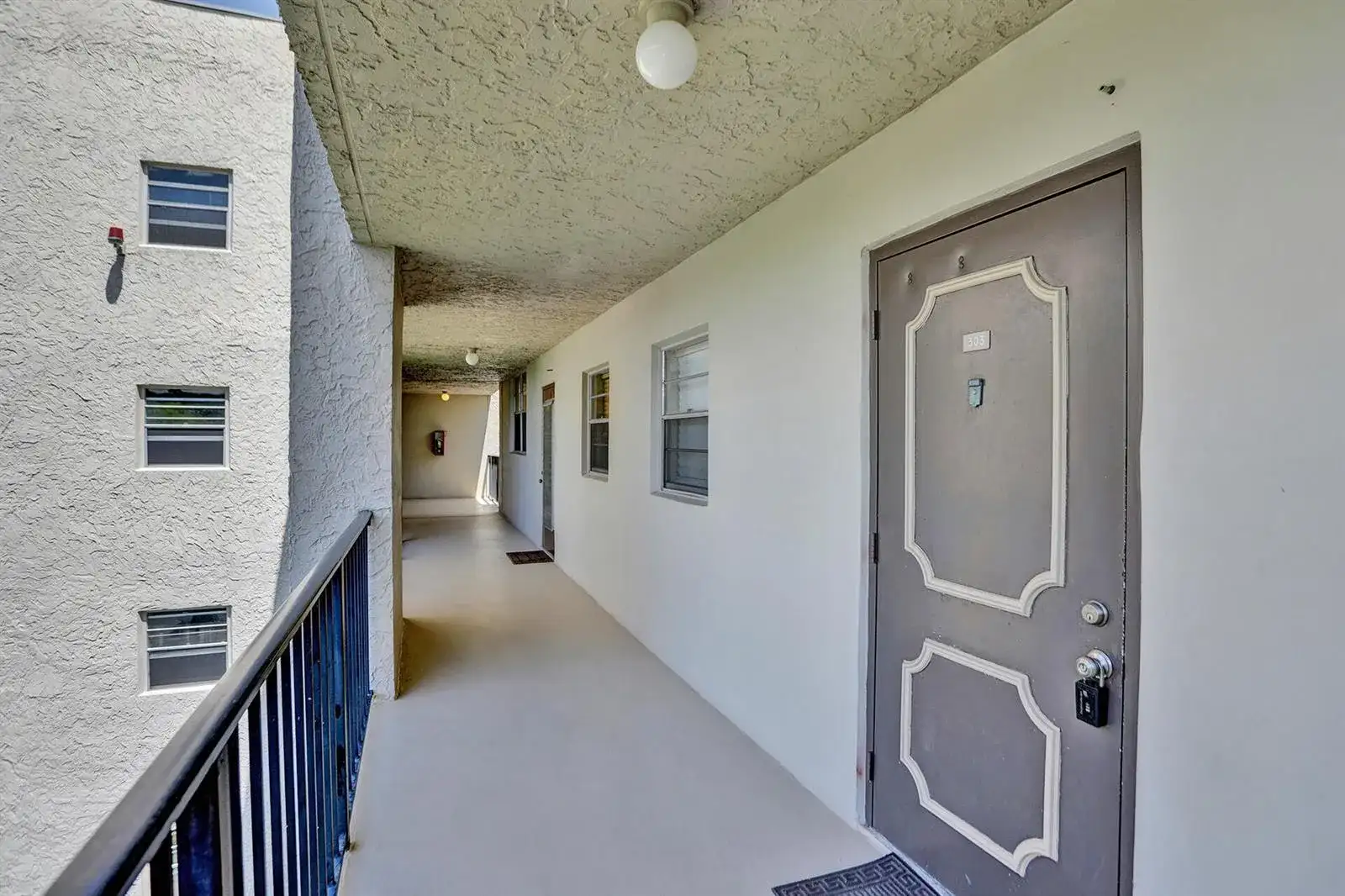 9230 Lagoon Place # 110, Davie FL 33324 photo 2