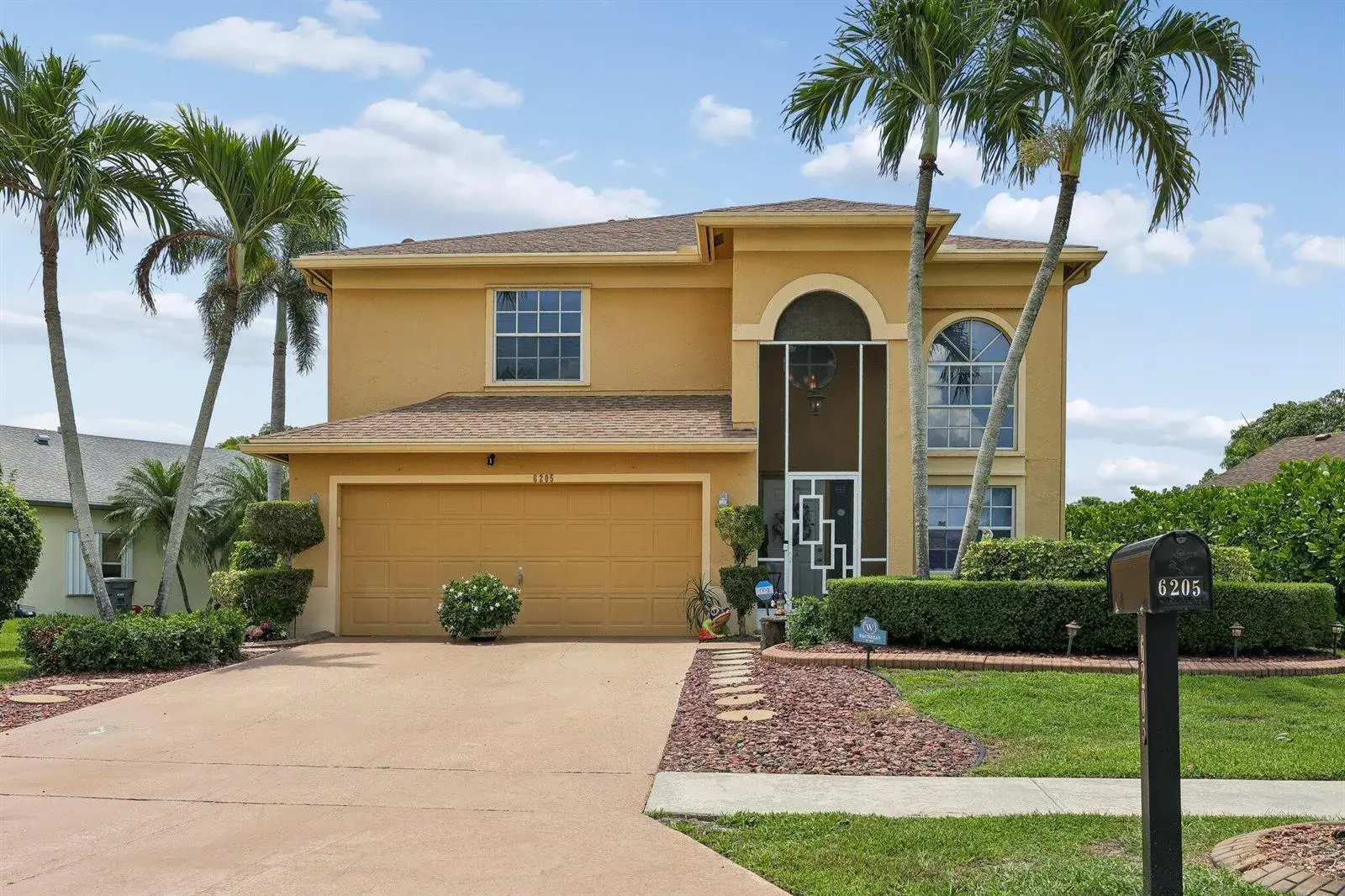 6205 Lansdowne Circle, Boynton Beach FL 33472 photo 2