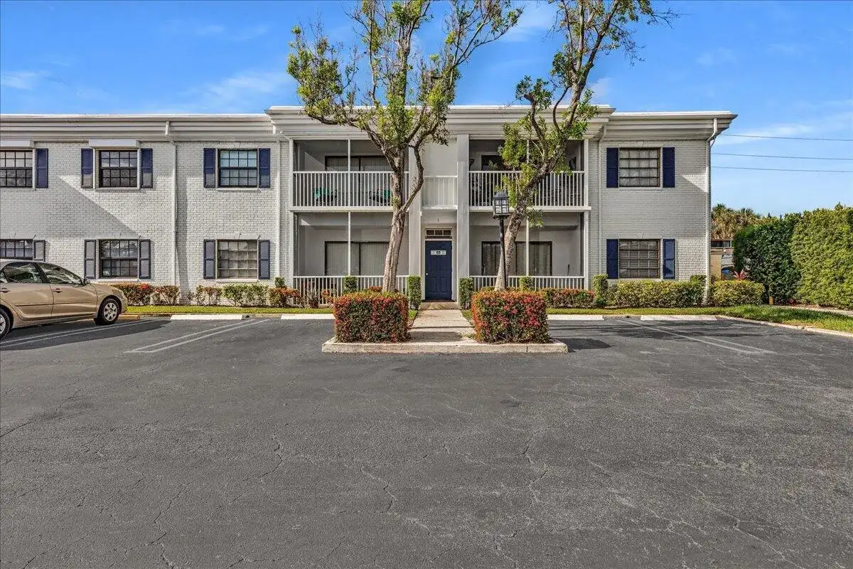 180 Cypress Club Drive # 816, Pompano Beach FL 33060 photo 2