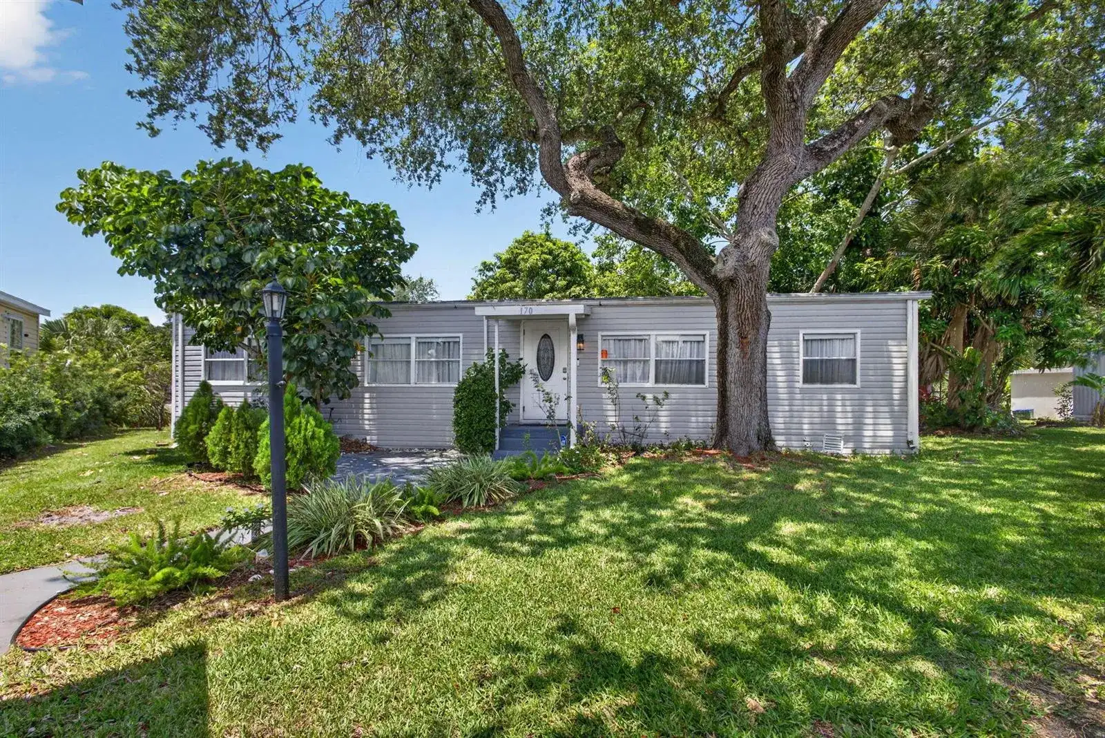 170 Maple Avenue W, Palm Beach Gardens FL 33410 photo 3