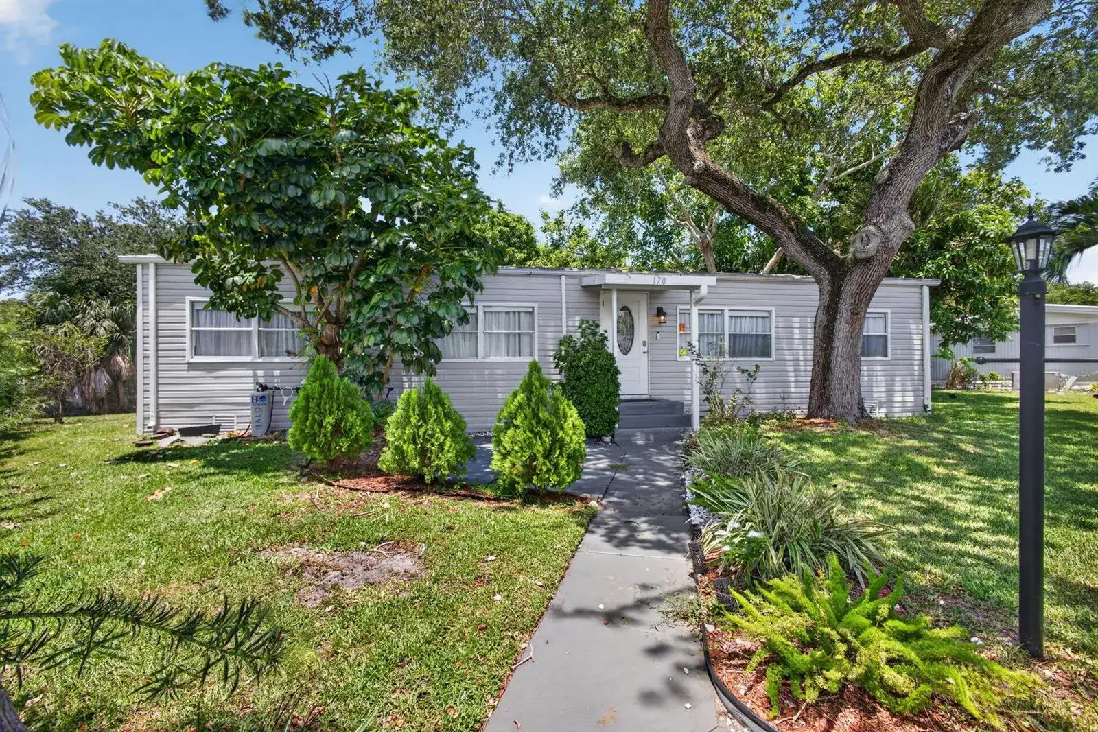 170 Maple Avenue W, Palm Beach Gardens FL 33410 photo 4