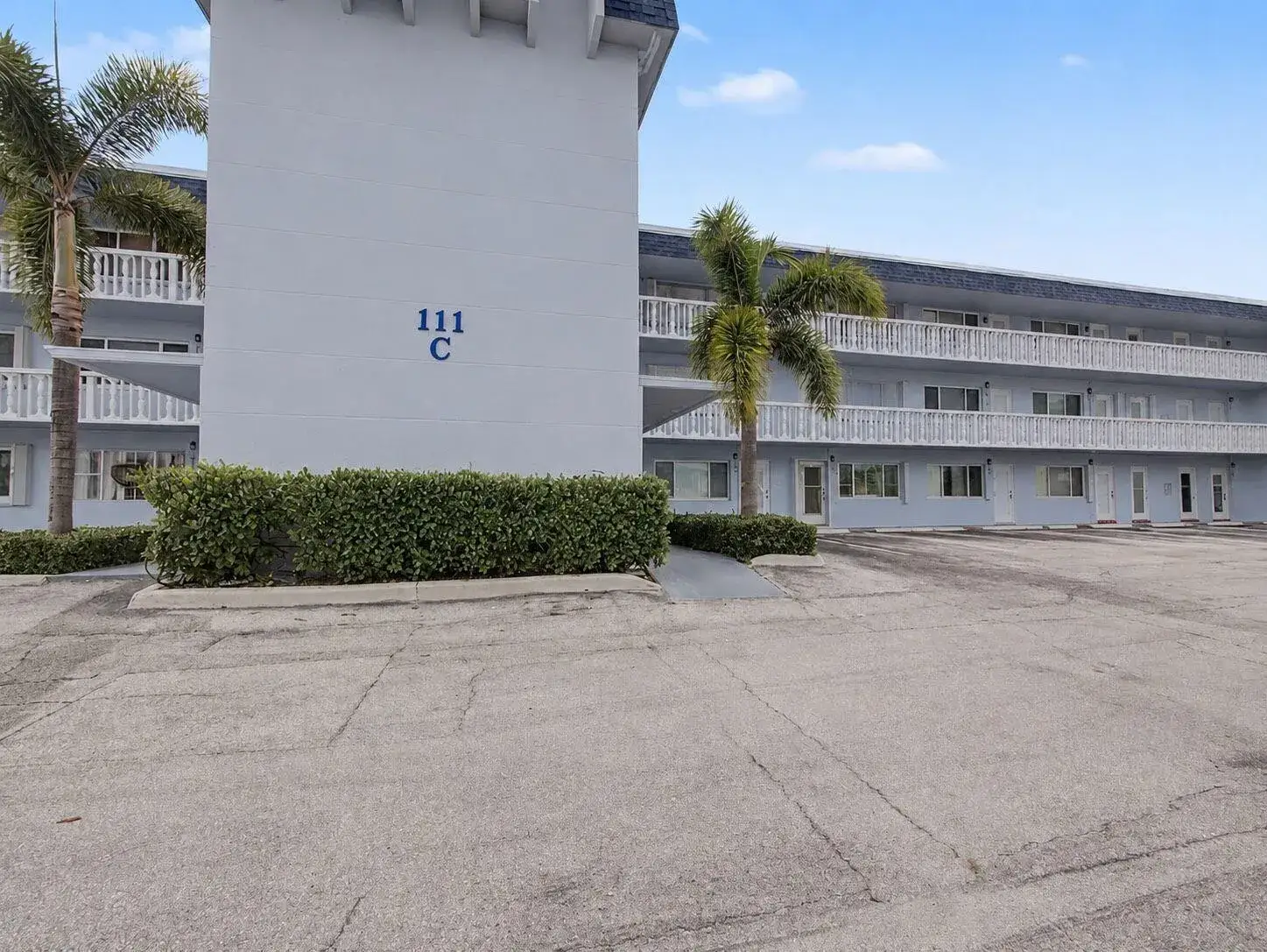 111 Doolen Court # 104, North Palm Beach FL 33408