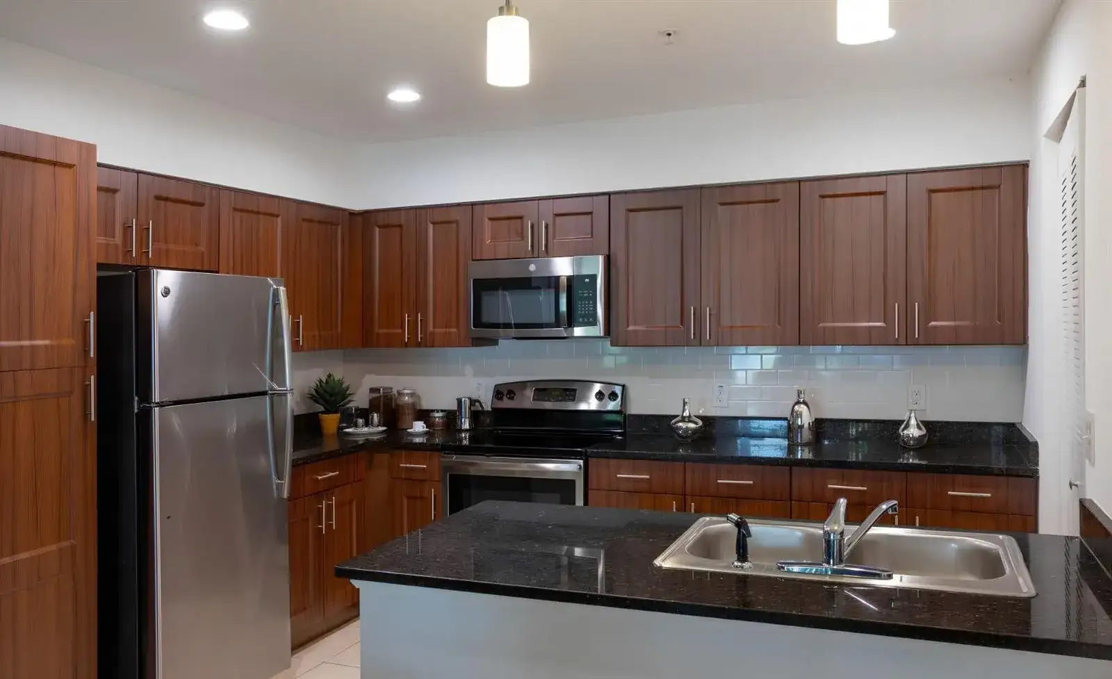1517 Cameron Samuel Lane, West Palm Beach FL 33401 photo 2