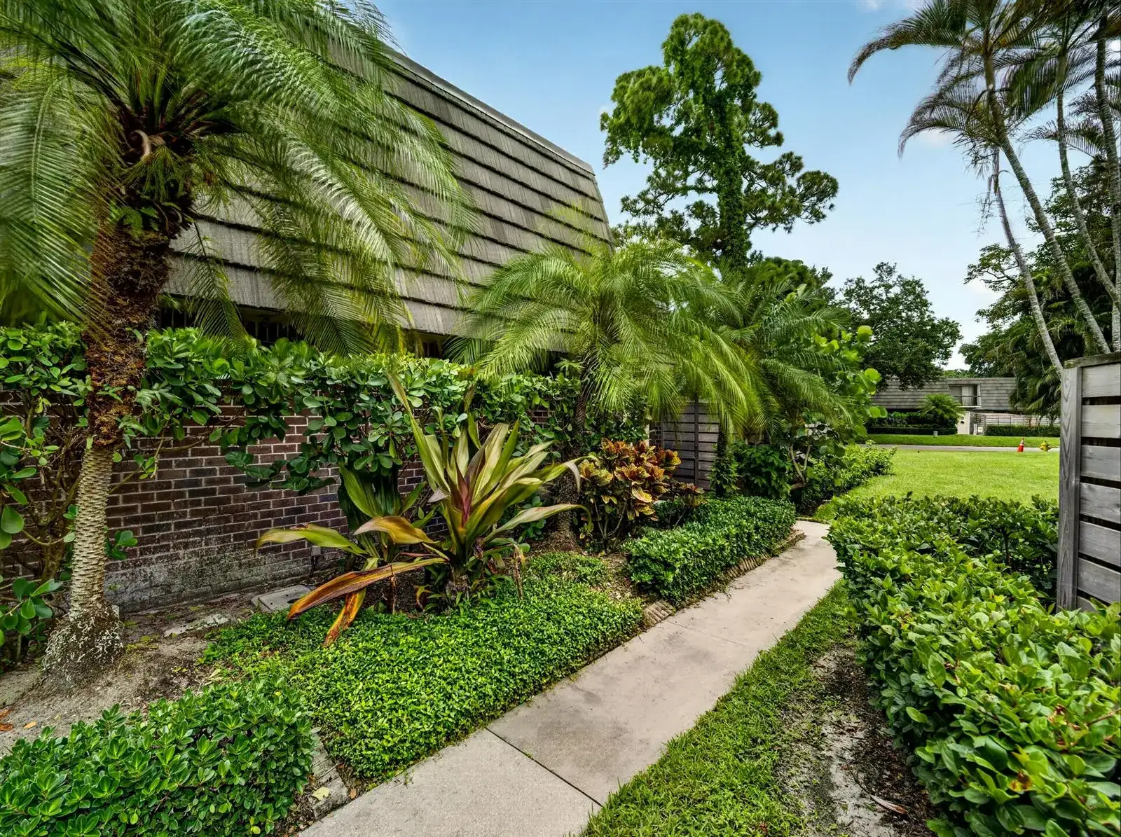 1519 15th Terrace, Palm Beach Gardens FL 33418 photo 2